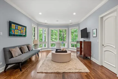 2390 Woodpath Lane Highland Park IL 60035