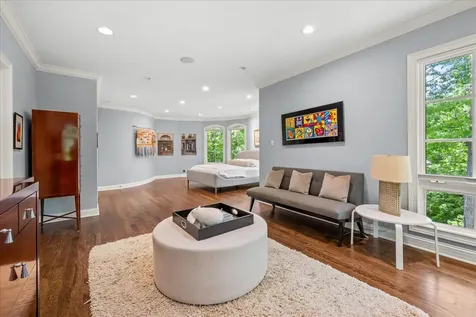 2390 Woodpath Lane Highland Park IL 60035