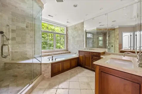 2390 Woodpath Lane Highland Park IL 60035