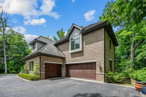 2390 Woodpath Lane Highland Park IL 60035