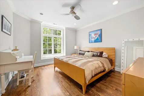 2390 Woodpath Lane Highland Park IL 60035