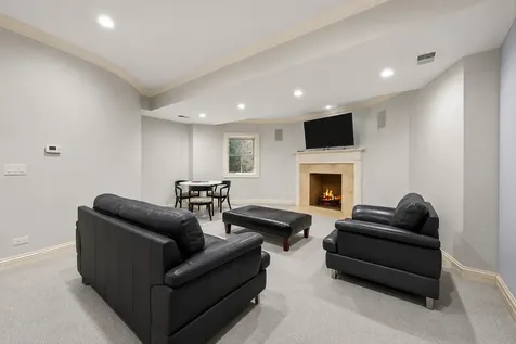 2390 Woodpath Lane Highland Park IL 60035