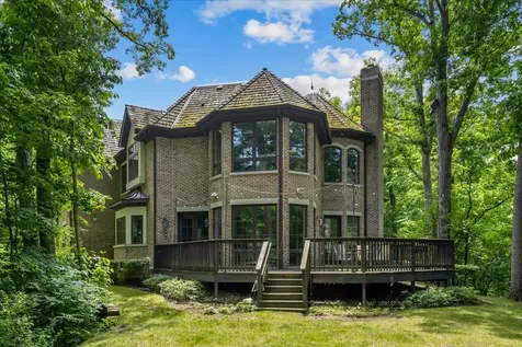 2390 Woodpath Lane Highland Park IL 60035