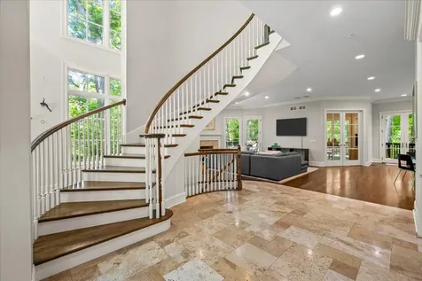 2390 Woodpath Lane Highland Park IL 60035