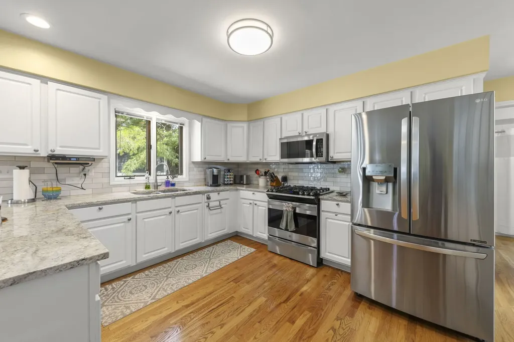 22W126 Glenrise Court Glen Ellyn IL 60137
