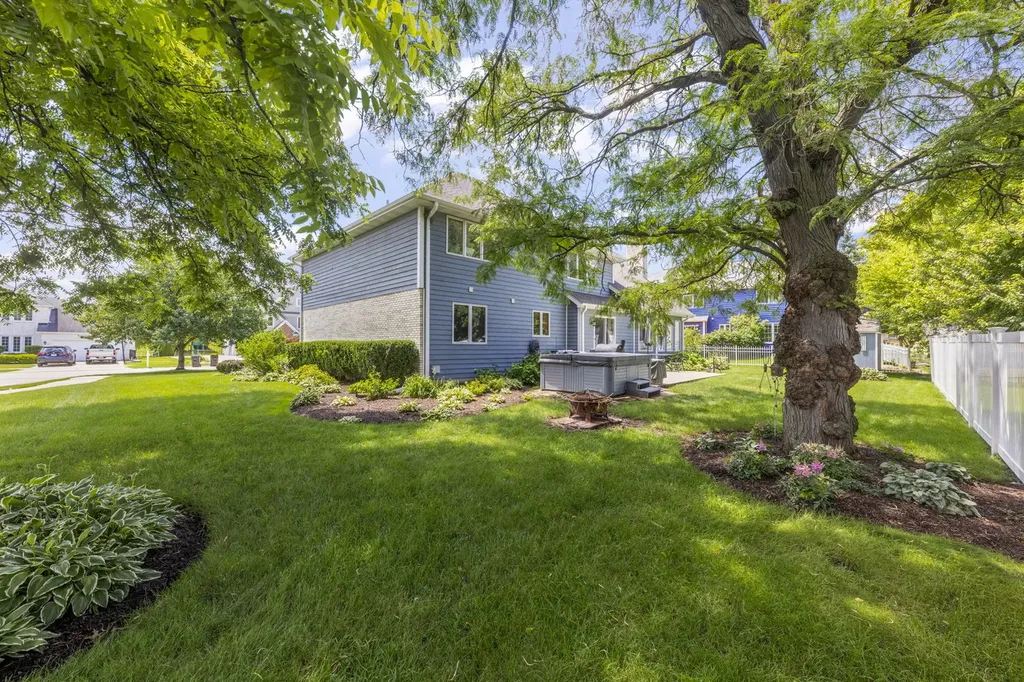 22W126 Glenrise Court Glen Ellyn IL 60137