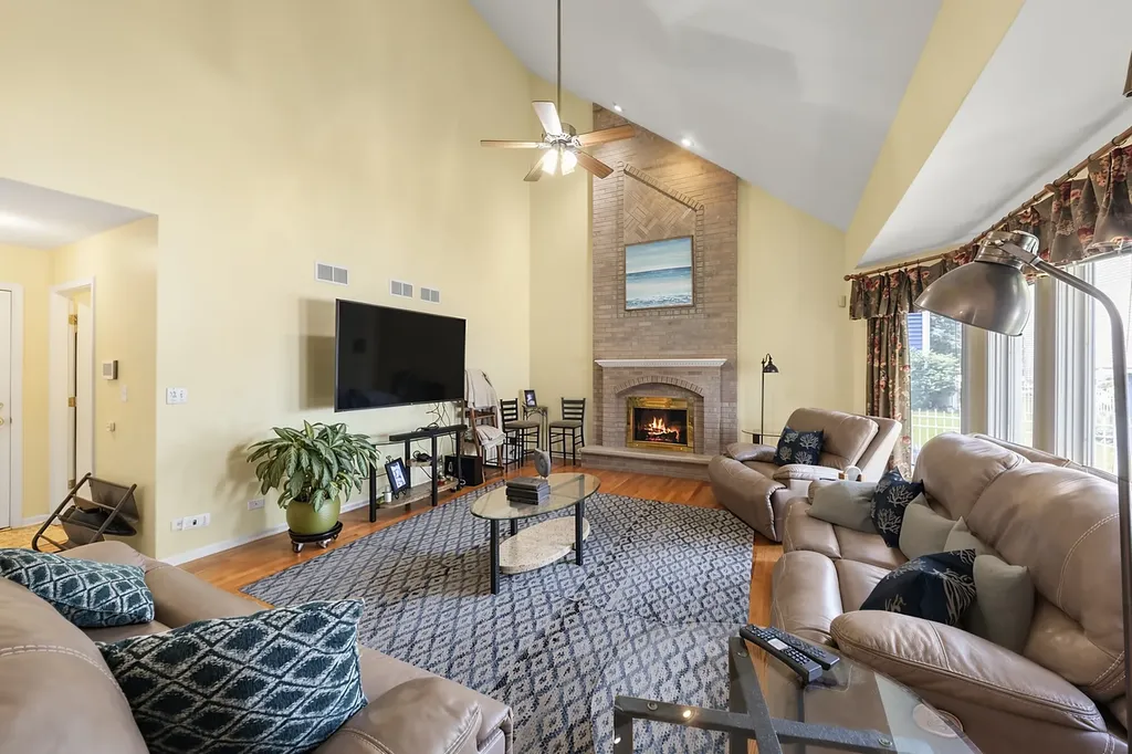 22W126 Glenrise Court Glen Ellyn IL 60137