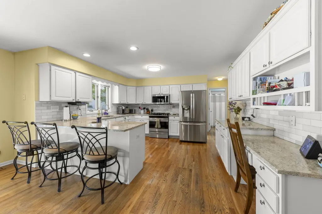 22W126 Glenrise Court Glen Ellyn IL 60137