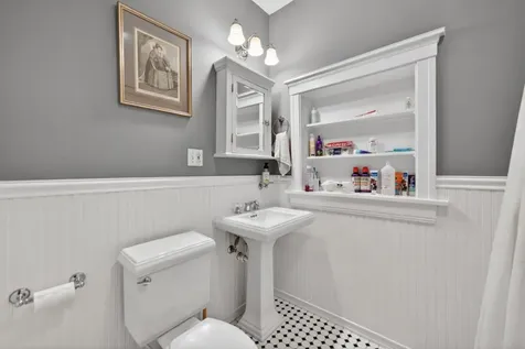 130 Gale Avenue River Forest IL 60305