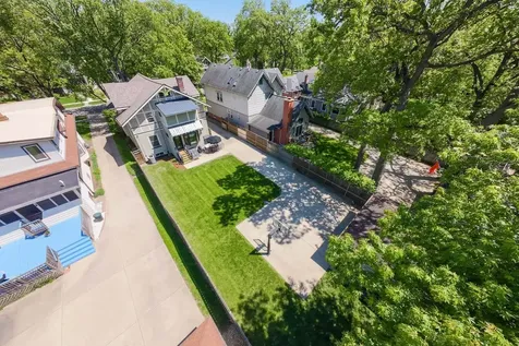 130 Gale Avenue River Forest IL 60305