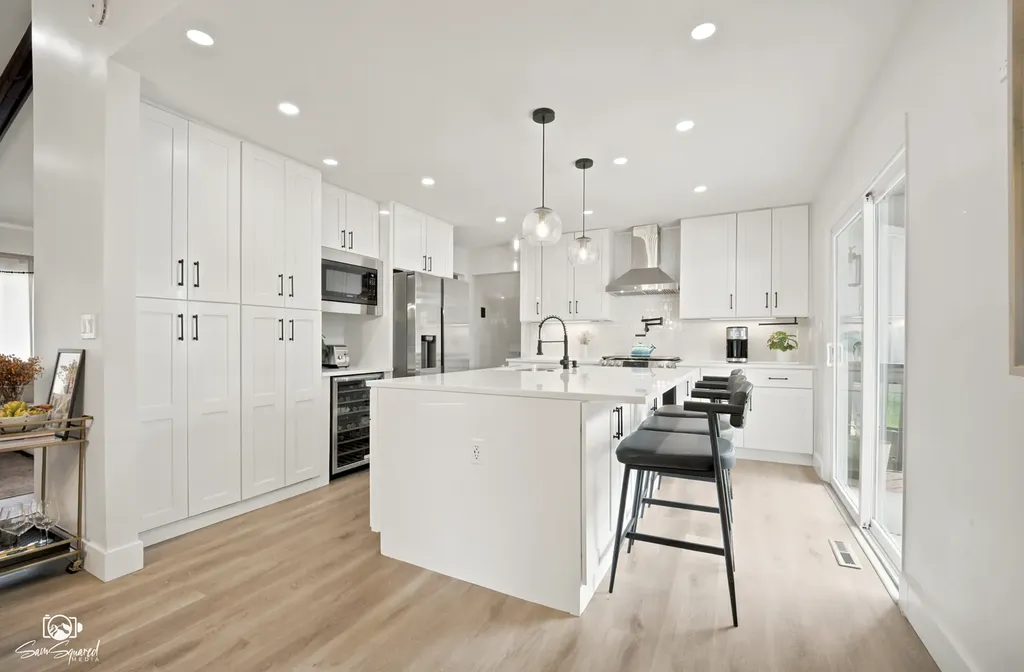11S528 Book Road Naperville IL 60564