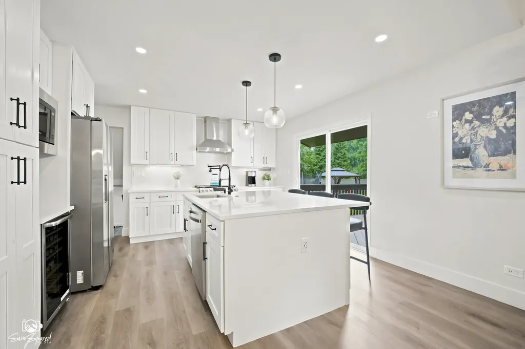 11S528 Book Road Naperville IL 60564