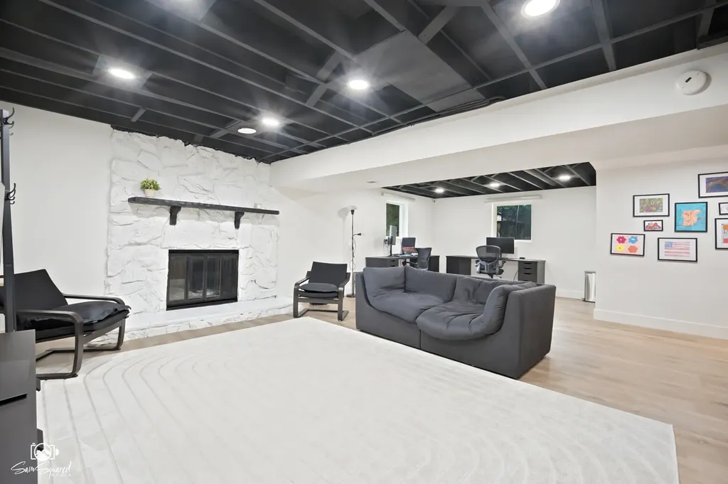 11S528 Book Road Naperville IL 60564