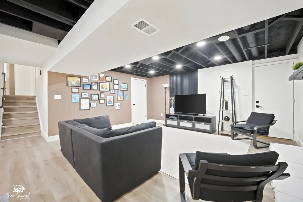 11S528 Book Road Naperville IL 60564