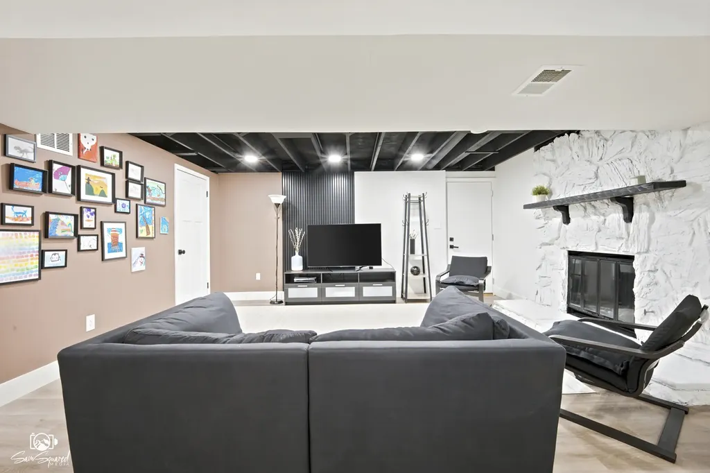 11S528 Book Road Naperville IL 60564