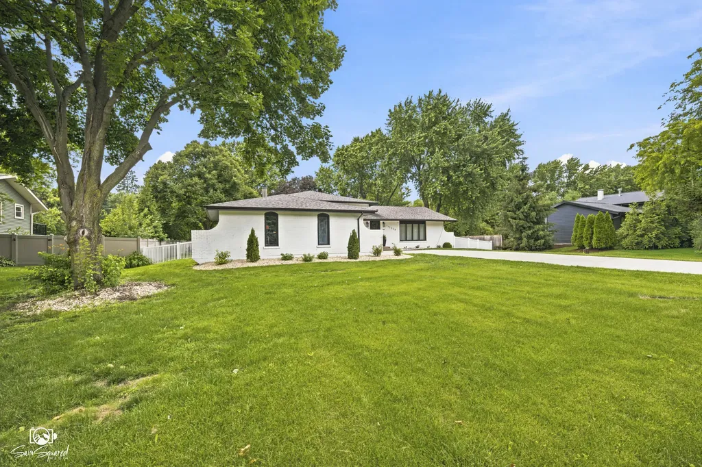 11S528 Book Road Naperville IL 60564
