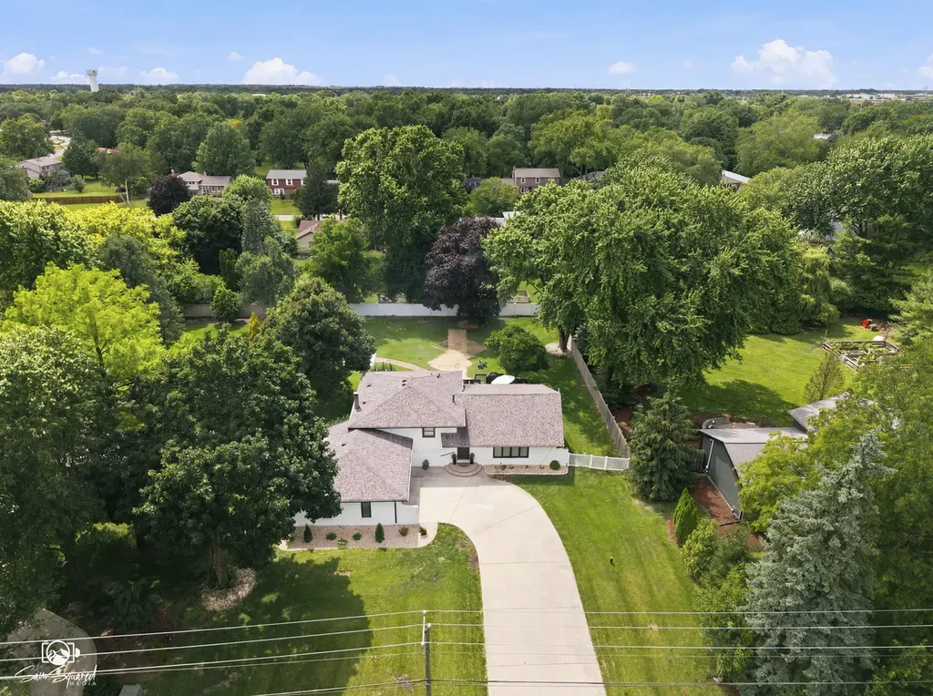 11S528 Book Road Naperville IL 60564
