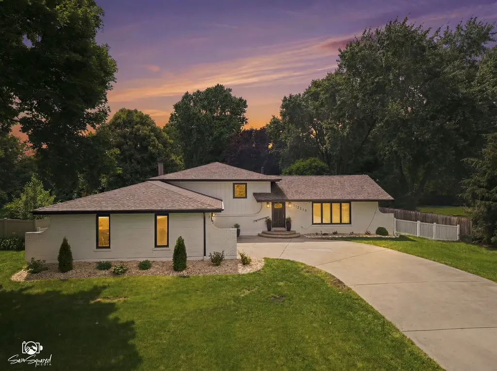 11S528 Book Road Naperville IL 60564