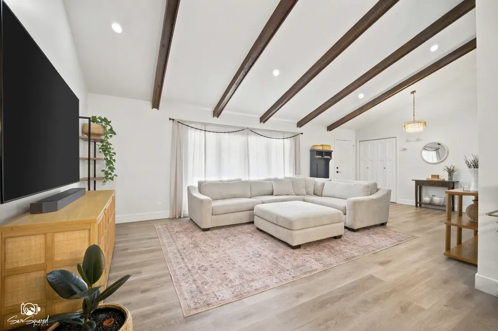11S528 Book Road Naperville IL 60564