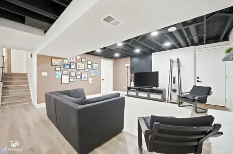 11S528 Book Road Naperville IL 60564