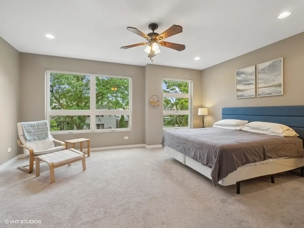 4323 North St Louis Avenue Chicago IL 60618