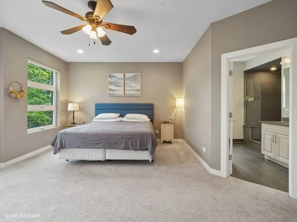 4323 North St Louis Avenue Chicago IL 60618