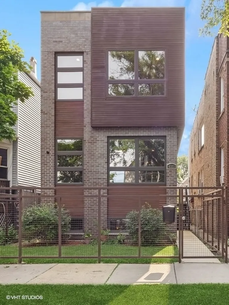 4323 North St Louis Avenue Chicago IL 60618