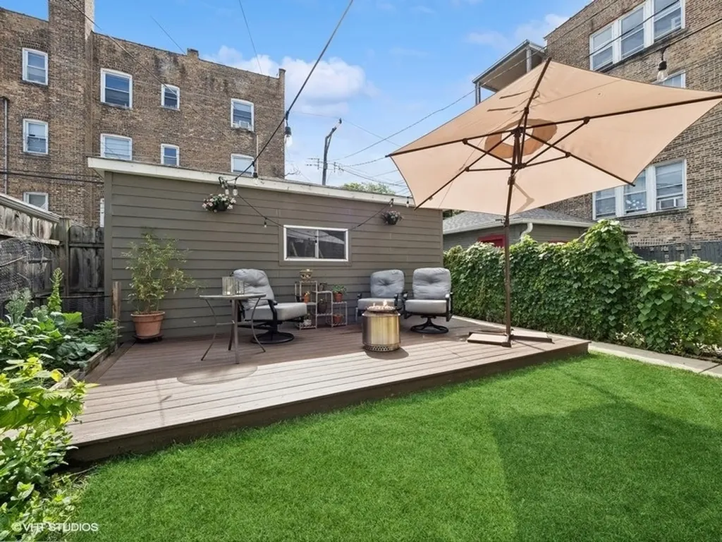4323 North St Louis Avenue Chicago IL 60618