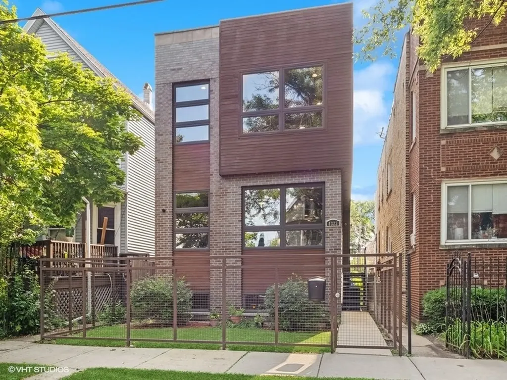 4323 North St Louis Avenue Chicago IL 60618