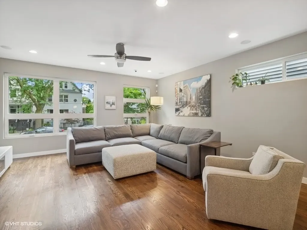 4323 North St Louis Avenue Chicago IL 60618