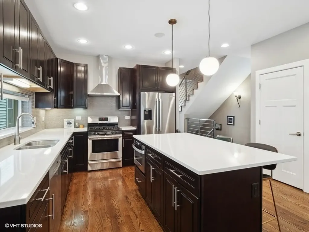 4323 North St Louis Avenue Chicago IL 60618