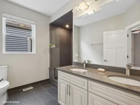 4323 North St Louis Avenue Chicago IL 60618