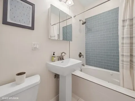 4323 North St Louis Avenue Chicago IL 60618