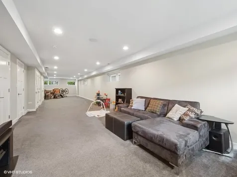 4323 North St Louis Avenue Chicago IL 60618