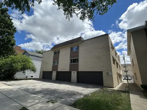 1363 Perry Street Des Plaines IL 60016