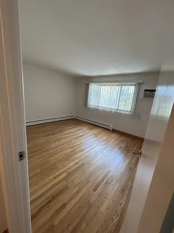 1363 Perry Street Des Plaines IL 60016