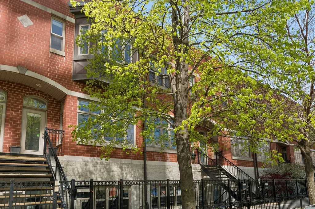 1816 South Calumet Avenue Chicago IL 60616