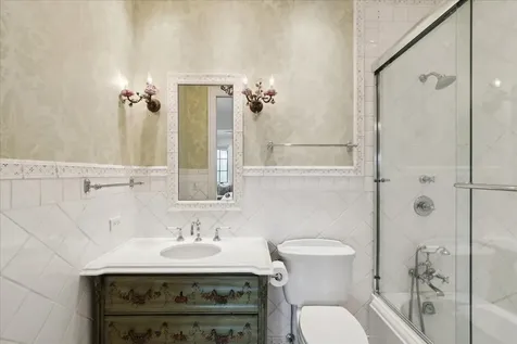 2214 Churchill Lane Highland Park IL 60035