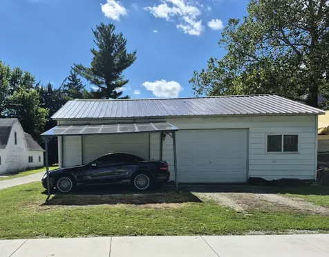 222 North Maple Street N Cullom IL 60929
