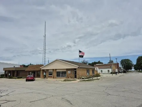 222 North Maple Street N Cullom IL 60929