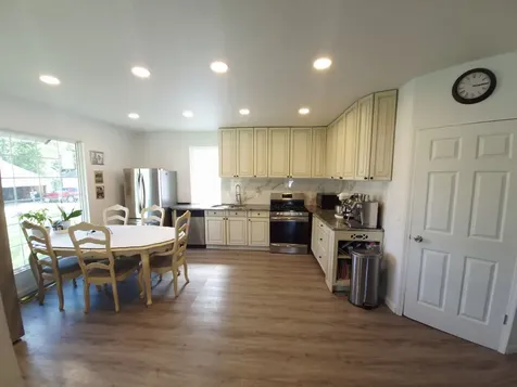 222 North Maple Street N Cullom IL 60929