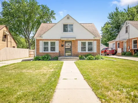 3447 Broadway Rockford IL 61108