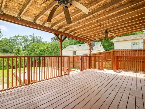 3447 Broadway Rockford IL 61108