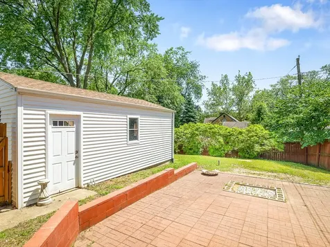 3447 Broadway Rockford IL 61108