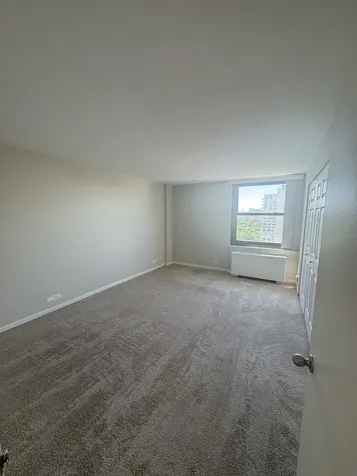 5701 North Sheridan Road Chicago IL 60660