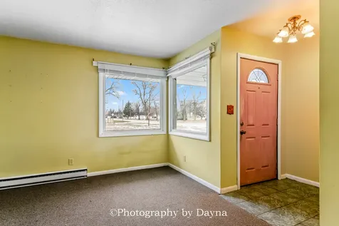 6678 S State Route 1 St. Anne IL 60964
