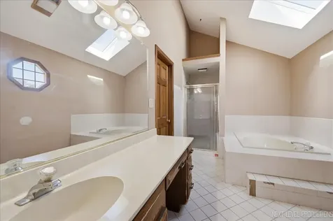 13 Saddlewood Court Sugar Grove IL 60554