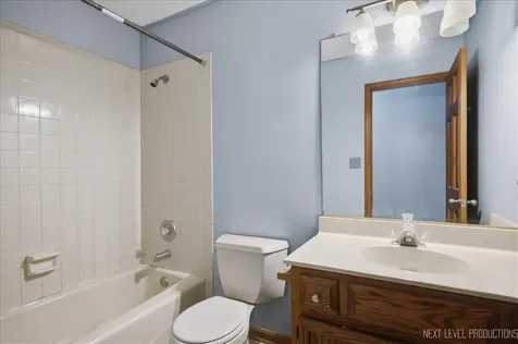 13 Saddlewood Court Sugar Grove IL 60554