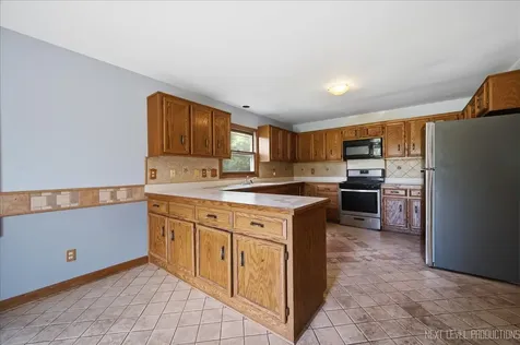 13 Saddlewood Court Sugar Grove IL 60554