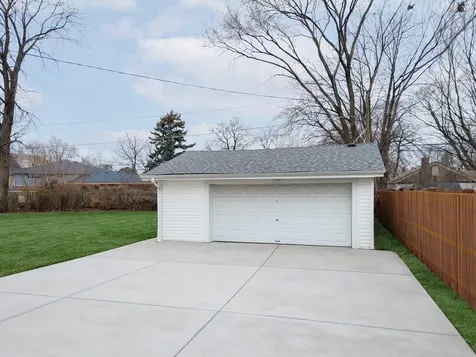 8110 Lockwood Avenue Burbank IL 60459
